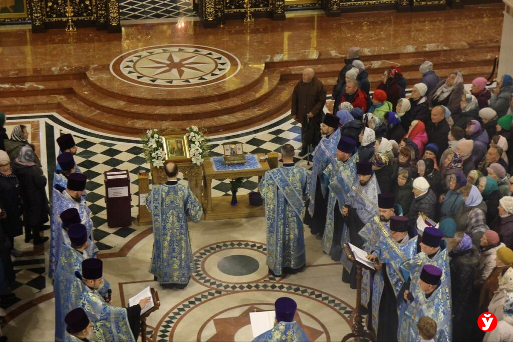 Частица Пояса Пресвятой Богородицы побывала за день в Слуцке и Солигорске