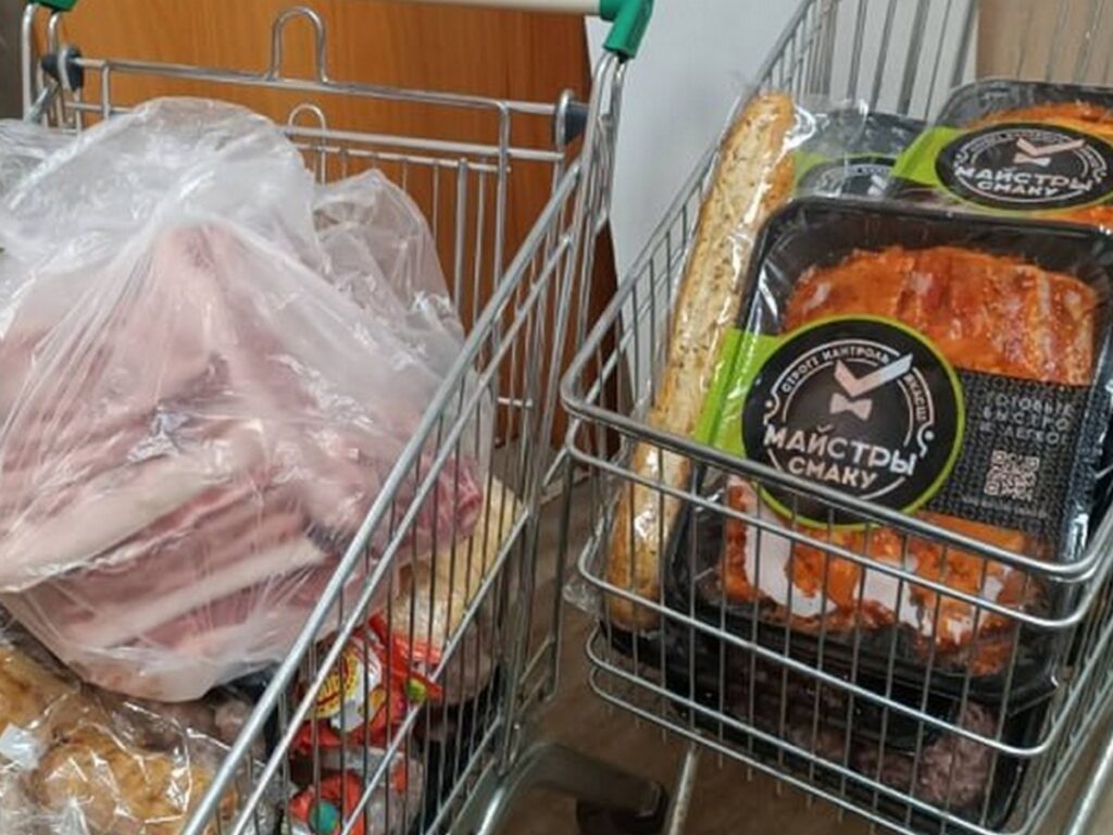 МАРТ приостановил работу могилёвского «Белмаркета» за просрочку и курицу без даты