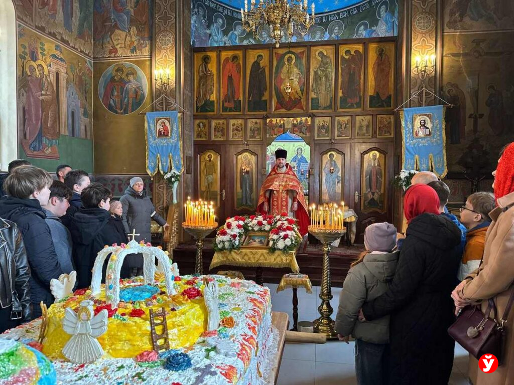 120-килограммовый пасхальный пирог