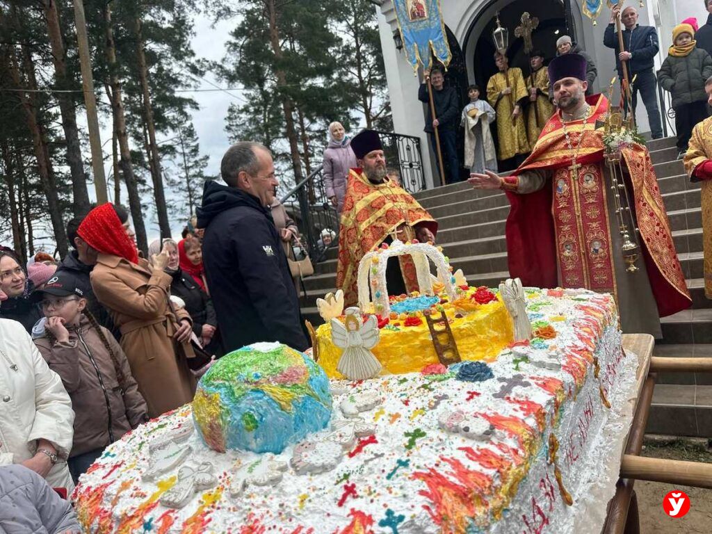 120-килограммовый пасхальный пирог