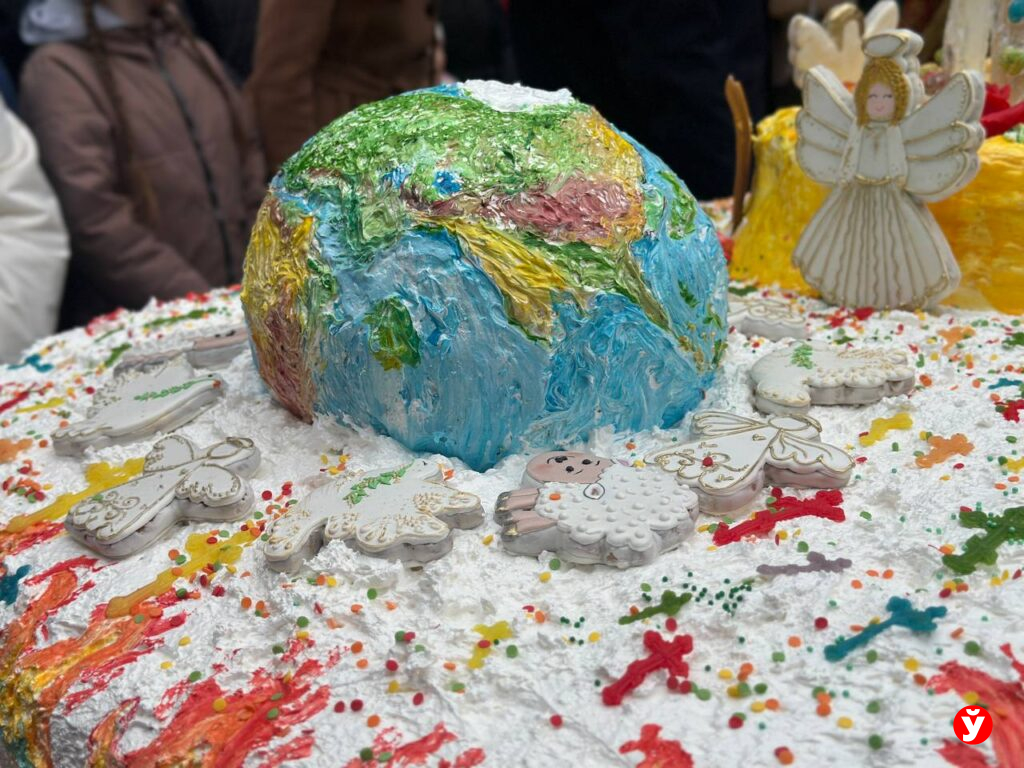 120-килограммовый пасхальный пирог