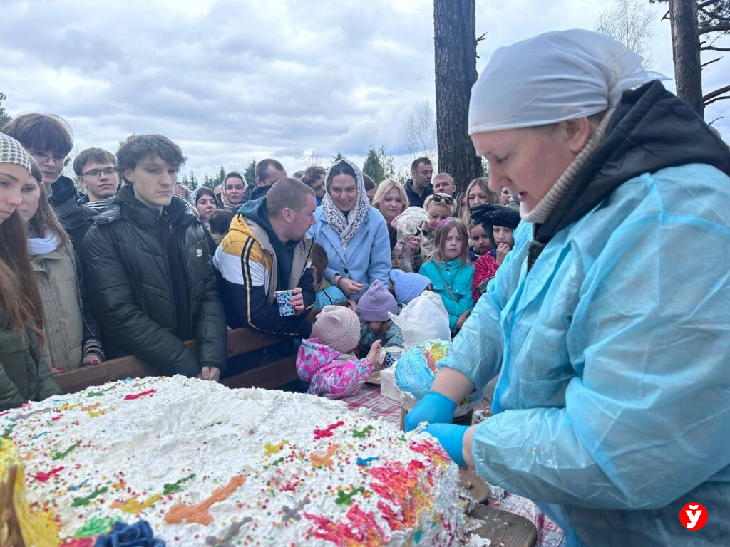 120-килограммовый пасхальный пирог