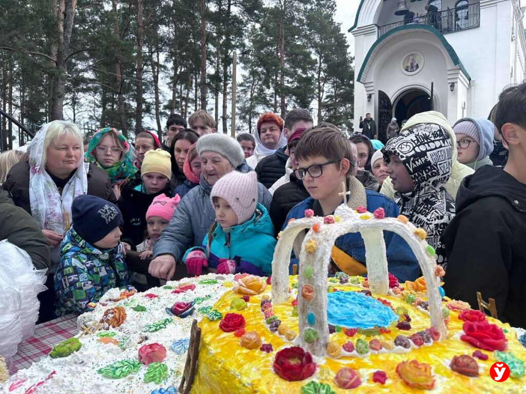 120-килограммовый пасхальный пирог