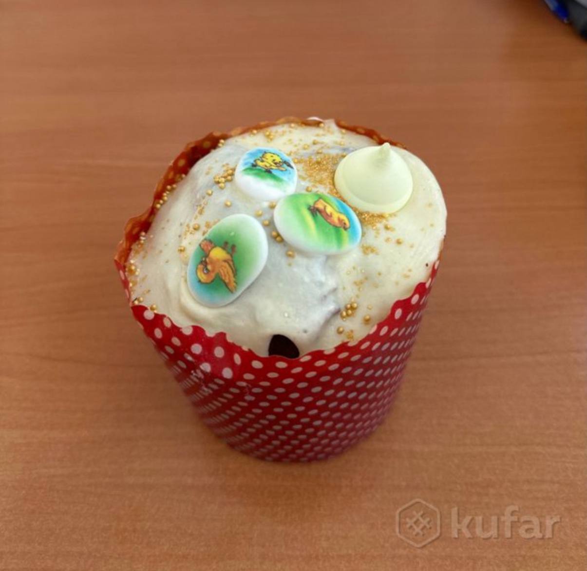 белорусы продают пасхальные угощения