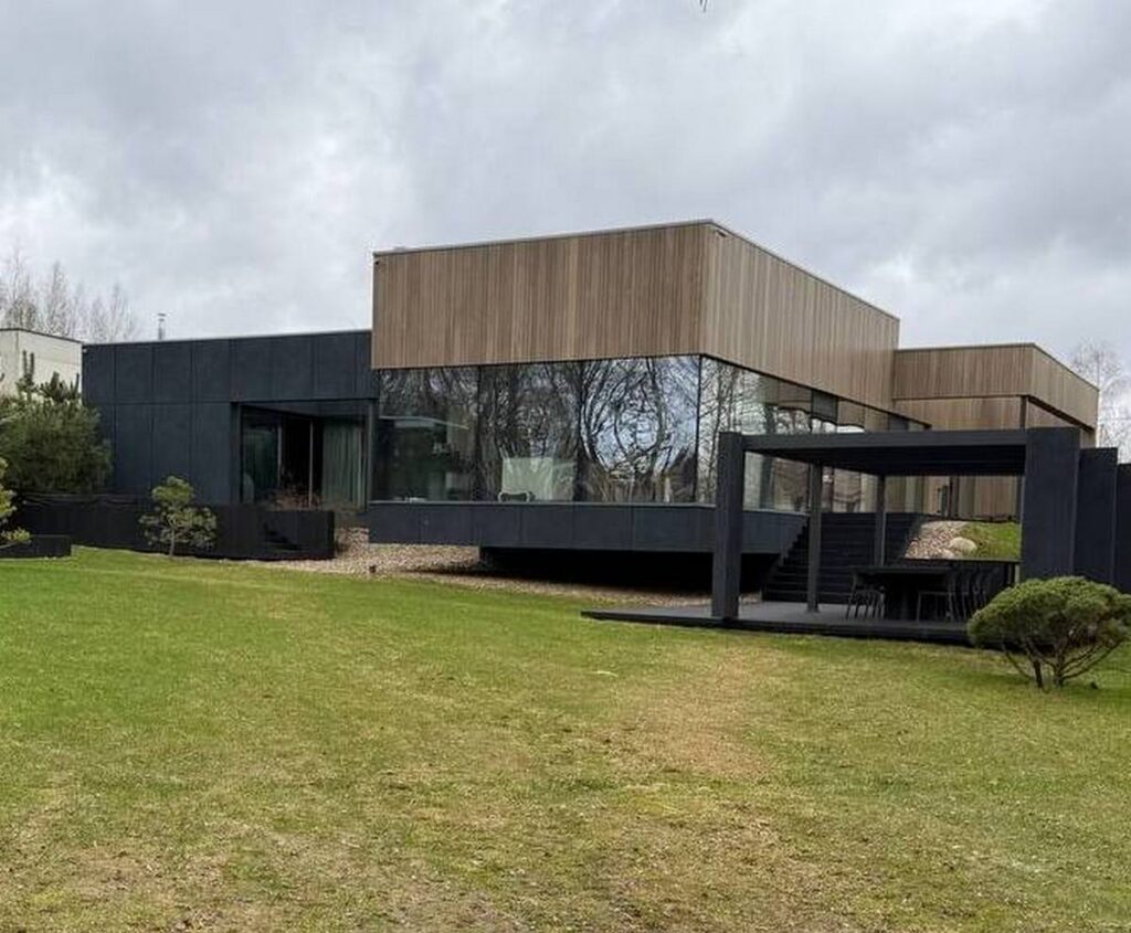 КГК разоблачил минскую студию дизайна: элитная недвижимость и авто вместо налогов