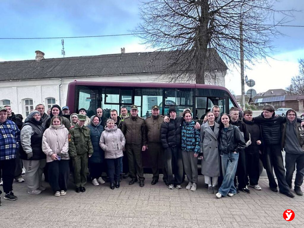 Весенний призыв в Беларуси: парни из Вилейки отправились на службу