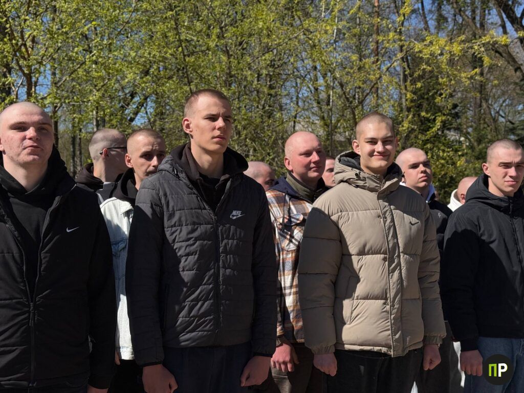 Призывников из Минской области отправили в армию