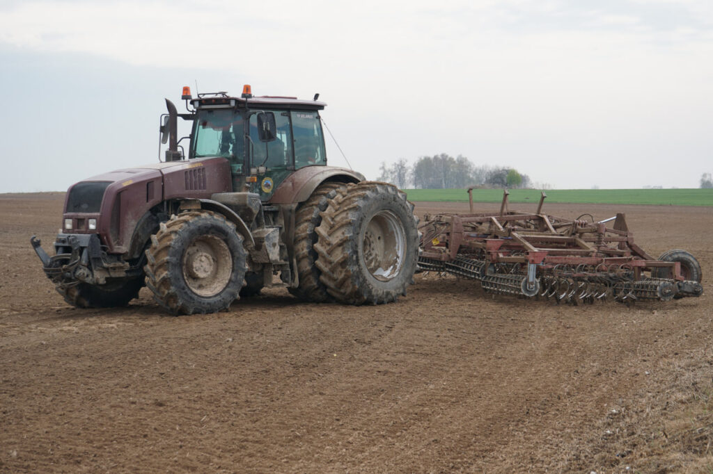 Душевые, комната приема пищи и гардеробная: как предприятие «Преснаки» заботится о рабочих