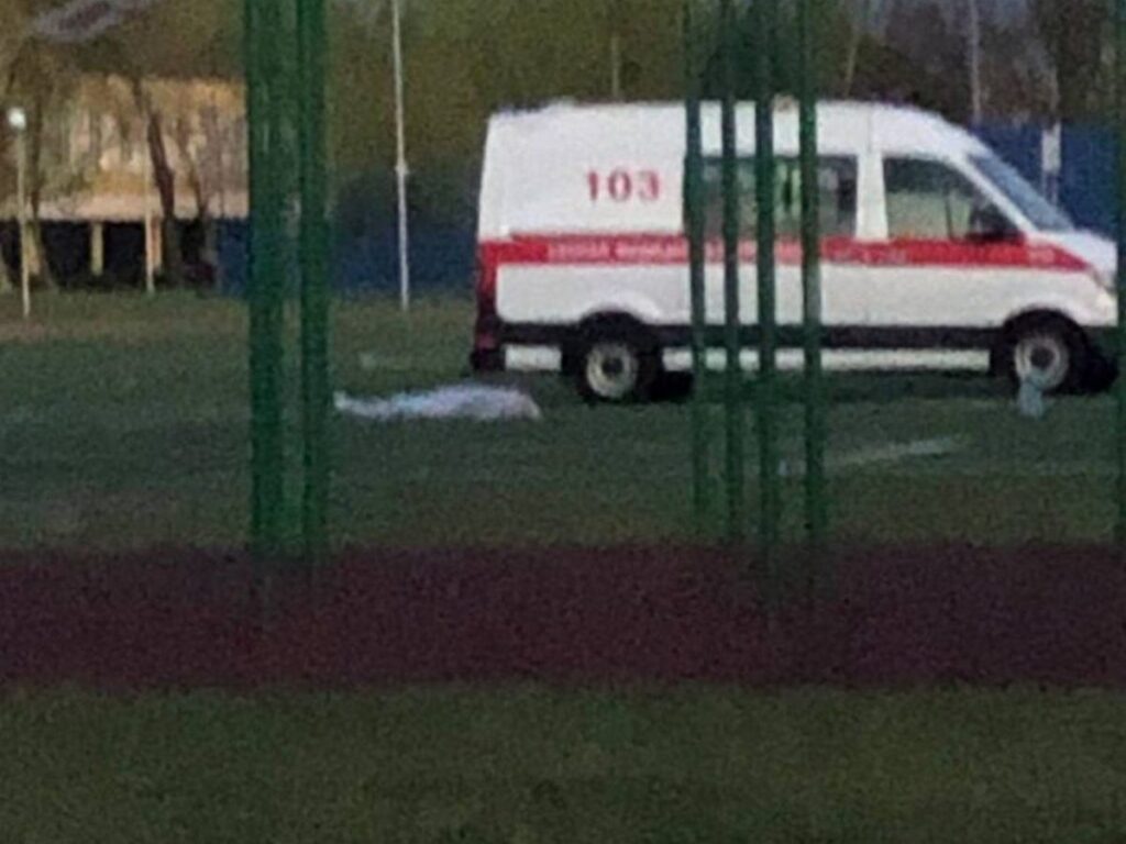 18-летний студент умер во время футбольного матча на школьном стадионе в Минске