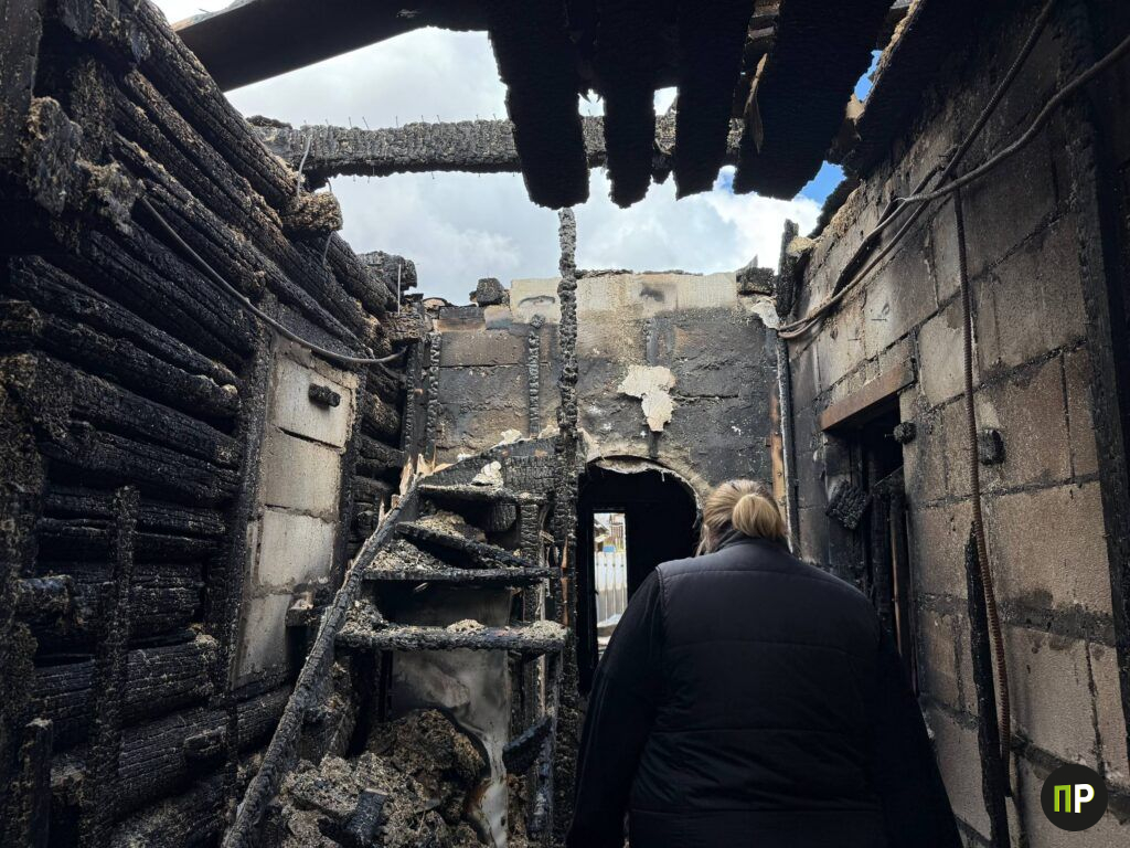 Пожар в деревне Бродок: многодетная семья под Минском лишилась дома и бизнеса