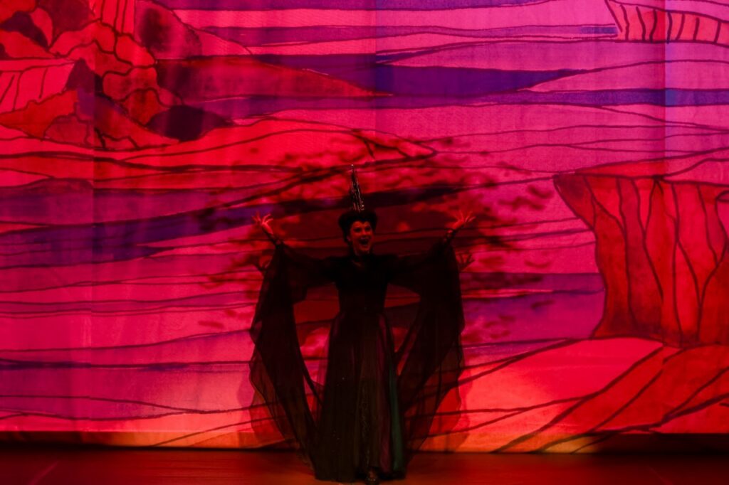 Свет и тьма в одном лице: Таисия Введенская о роли на сцене и реальной жизни