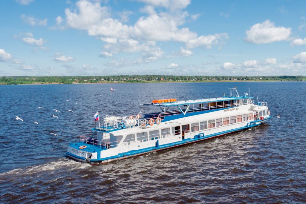 Электрический прогулочный трамвай пустят по реке в Брестской области