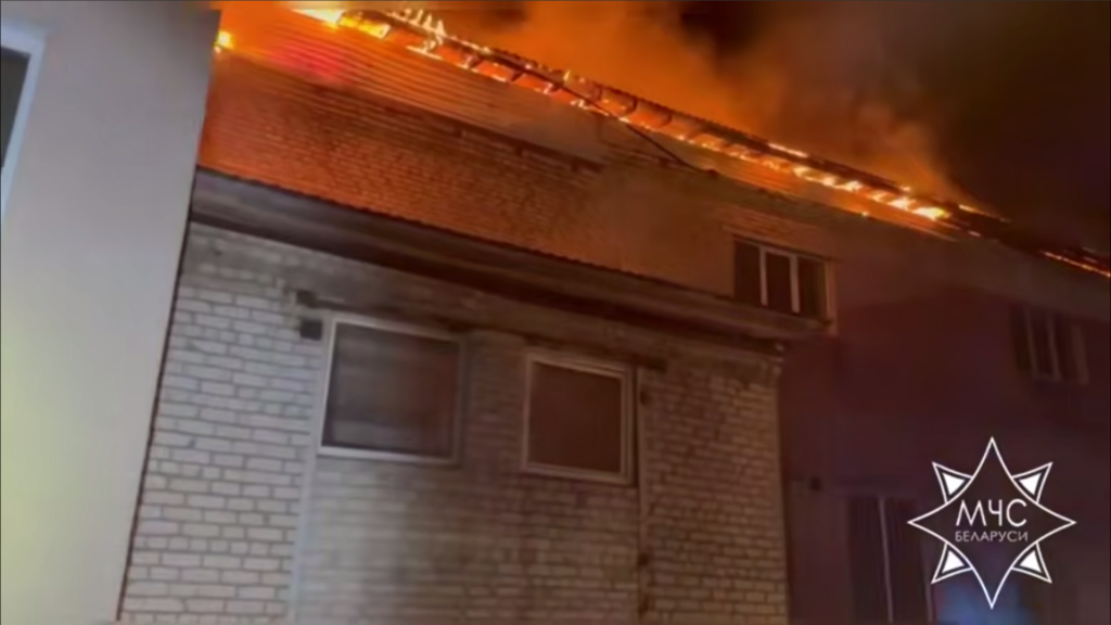 В Молодечно горел цех: пожар тушили 10 единиц техники МЧС