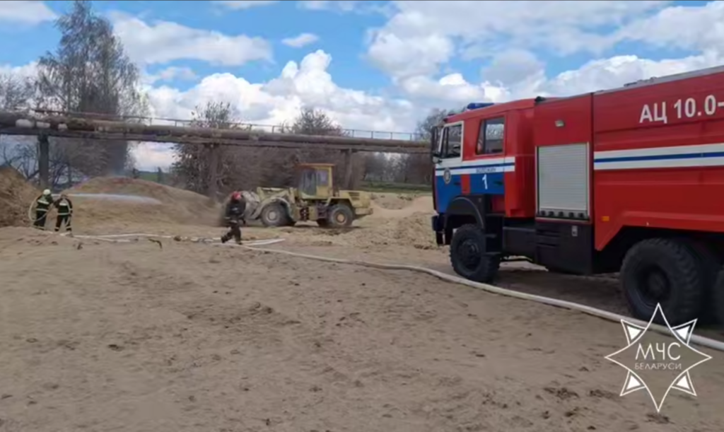 В Воложине произошел пожар на льнокомбинате