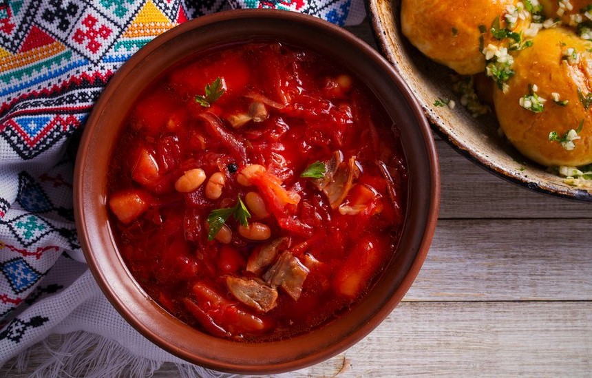 От борща до медовика: как еда стала оружием национальной идентичности Украины