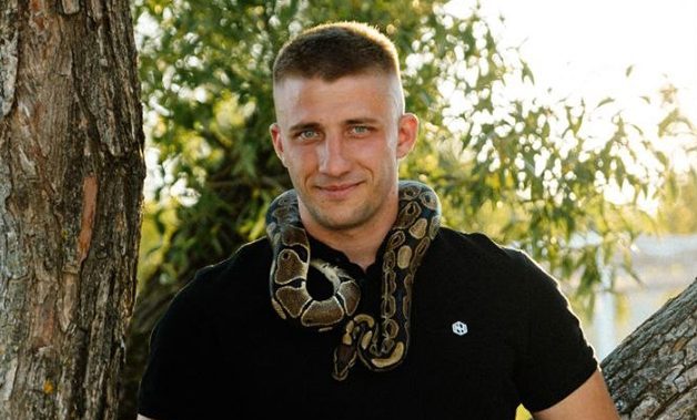 Житель Постав завёл дома экзотическую змею по кличке Жужа