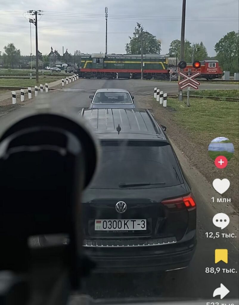 Белорусы высмеяли поезд: видео набрало более 10 миллионов просмотров