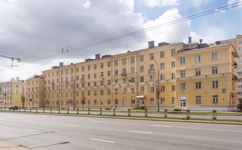 Минчане сделали ремонт в сталинке, а теперь продают. Посмотрите, как она выглядит