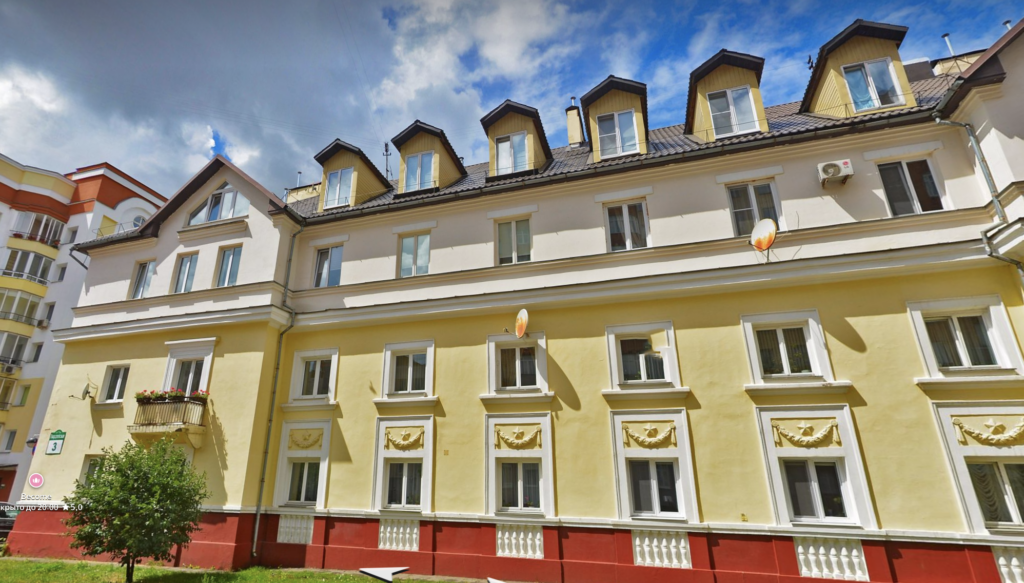 В центре Минска продается стильная дизайнерская сталинка. Посмотрите, как она выглядит