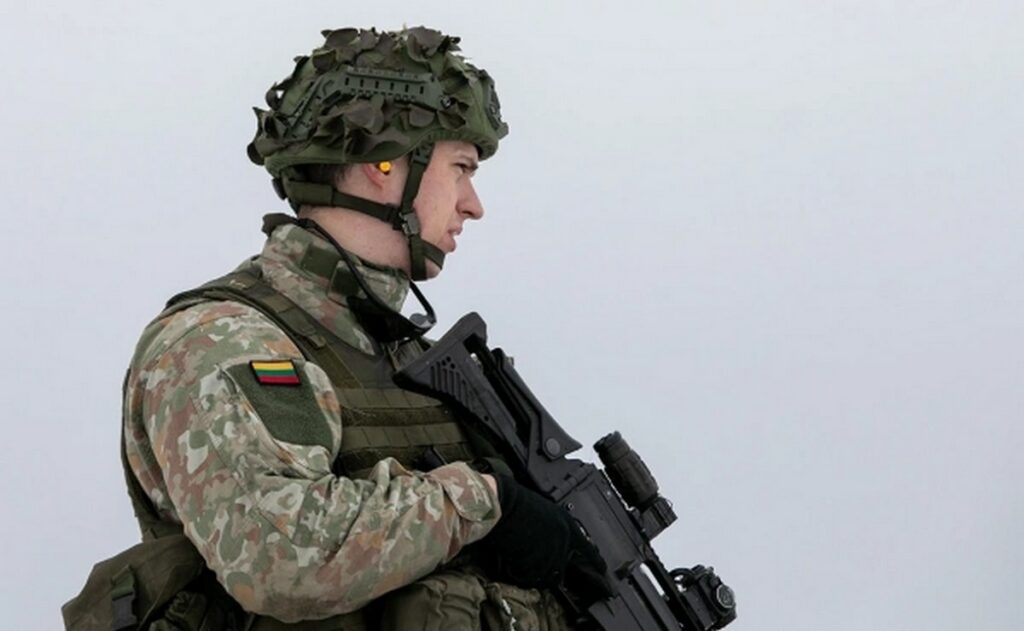 Азарёнок о том, как Европа теряет голову, а Беларусь сохраняет рассудок