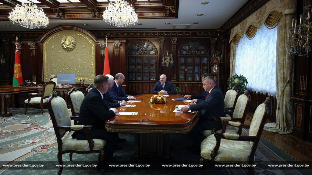 О чем Лукашенко говорил с губернатором Урала и при чем здесь белорусская «Спадчына»