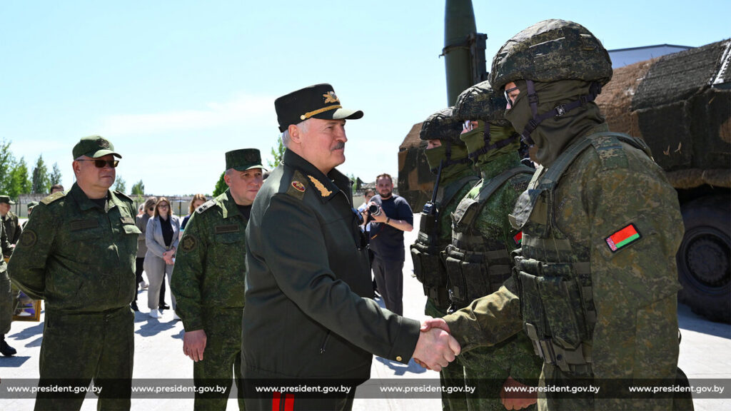 военные