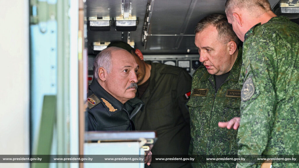 военные