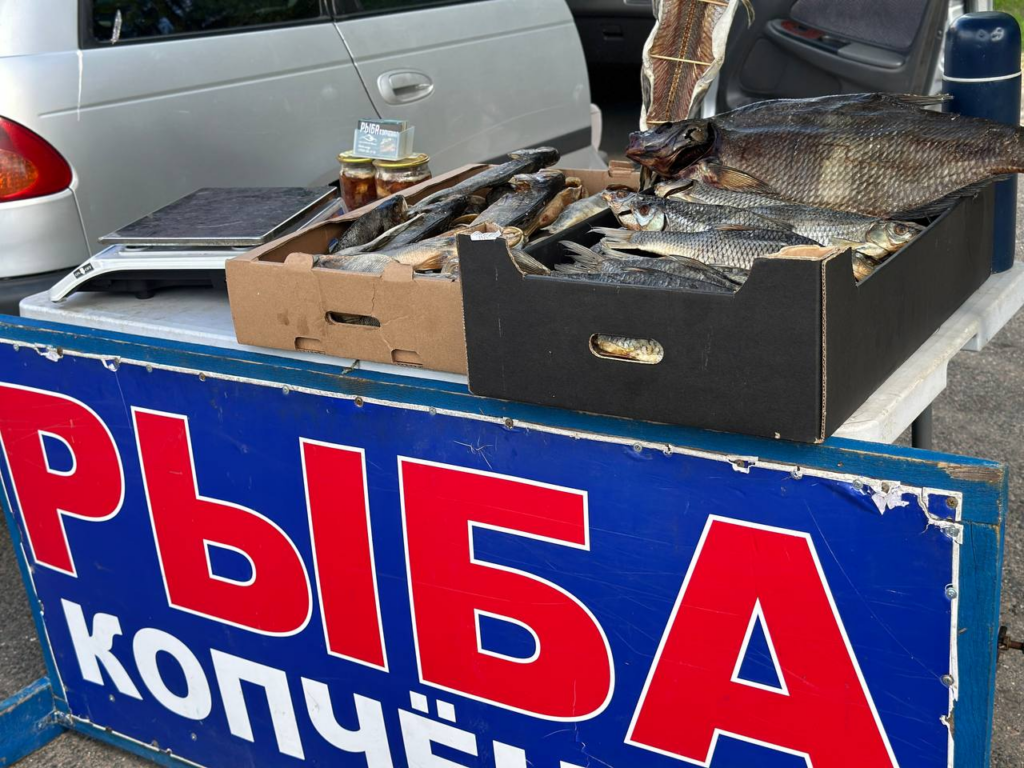 Что продают на трассе по дороге на Нарочь