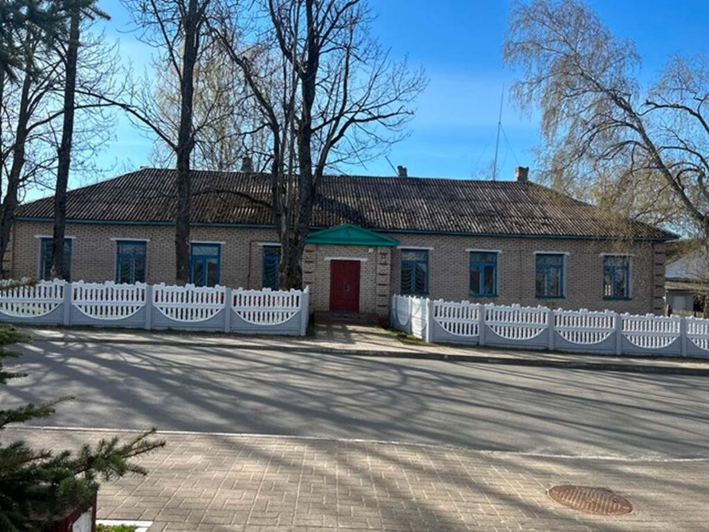 В Крупках продаётся здание суда