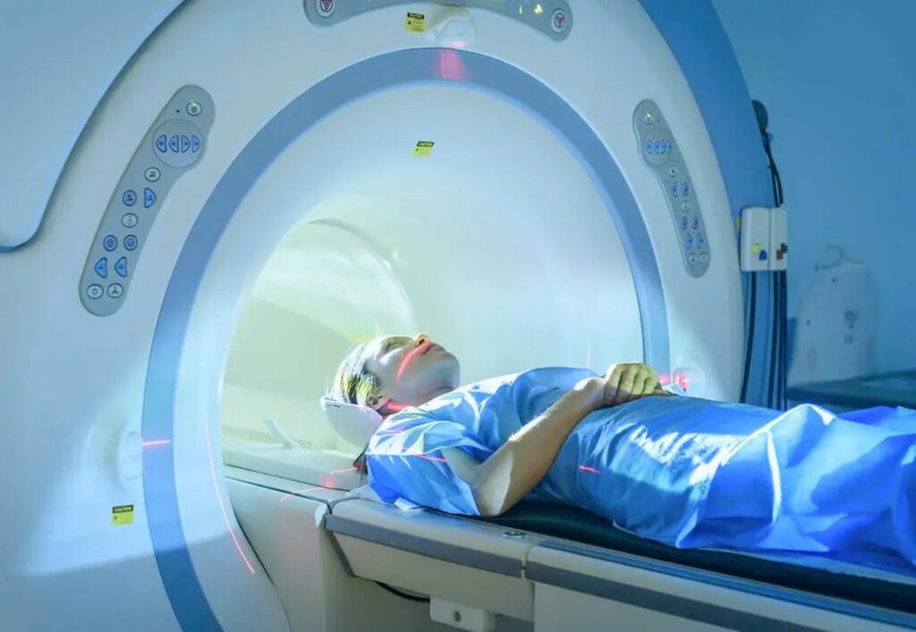 Без очередей и бесплатно: где в Минске можно сделать МРТ в ночное время