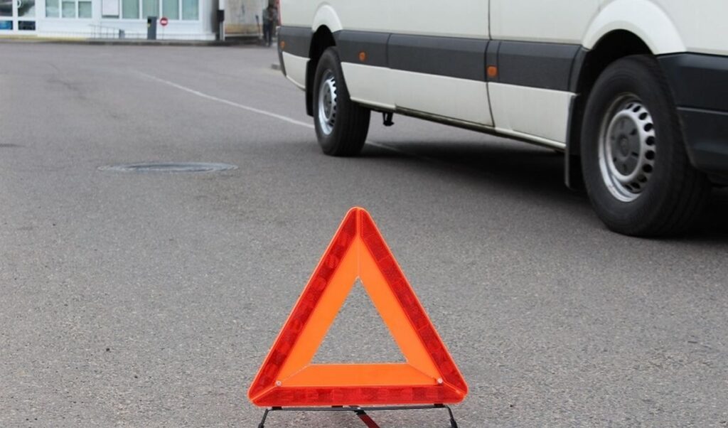 В Смолевичском районе на трассе М-1/Е30 на полчаса остановят движение транспорта