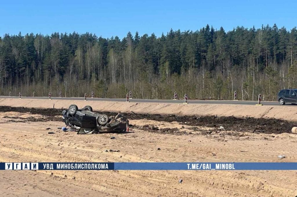 В Логойском районе пьяный водитель на Chevrolet вылетел в кювет и опрокинулся