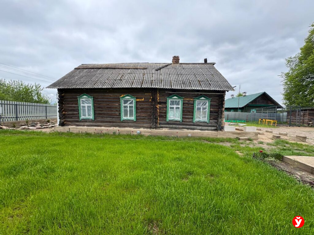 Медсестра из Березино превратила заброшенную хату в место силы