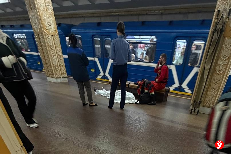 Пассажир умер в столичном метро