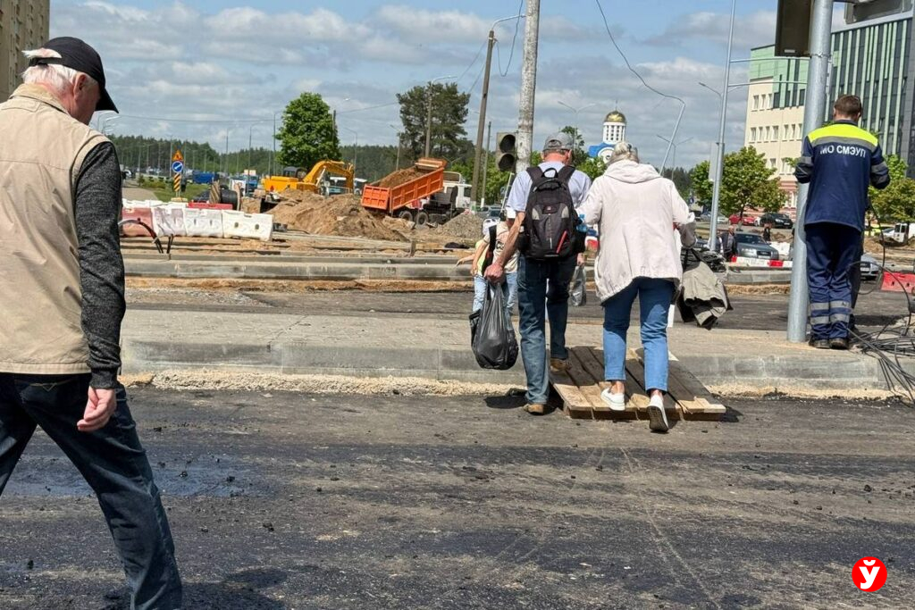Жители Жодино жалуются на высокие бордюры – выяснили, когда ходить станет удобнее
