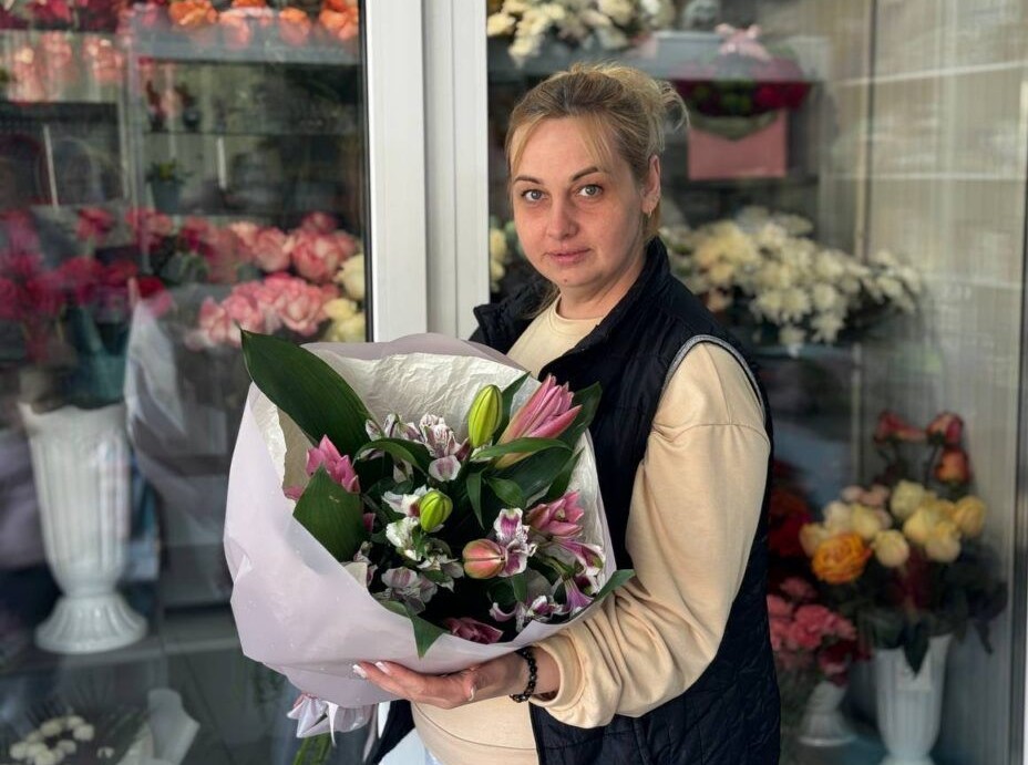 Сколько стоят букеты к последнему звонку в Минском районе: цены и модные варианты