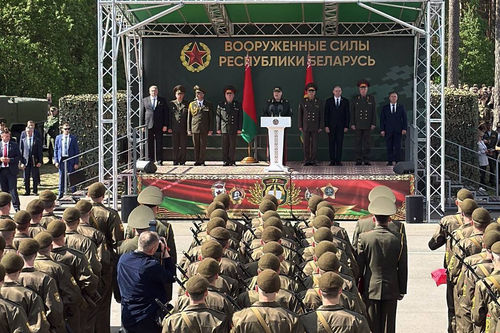 Лукашенко на присяге новобранцев в Печах: «Мир и жизнь людей — самое ценное»