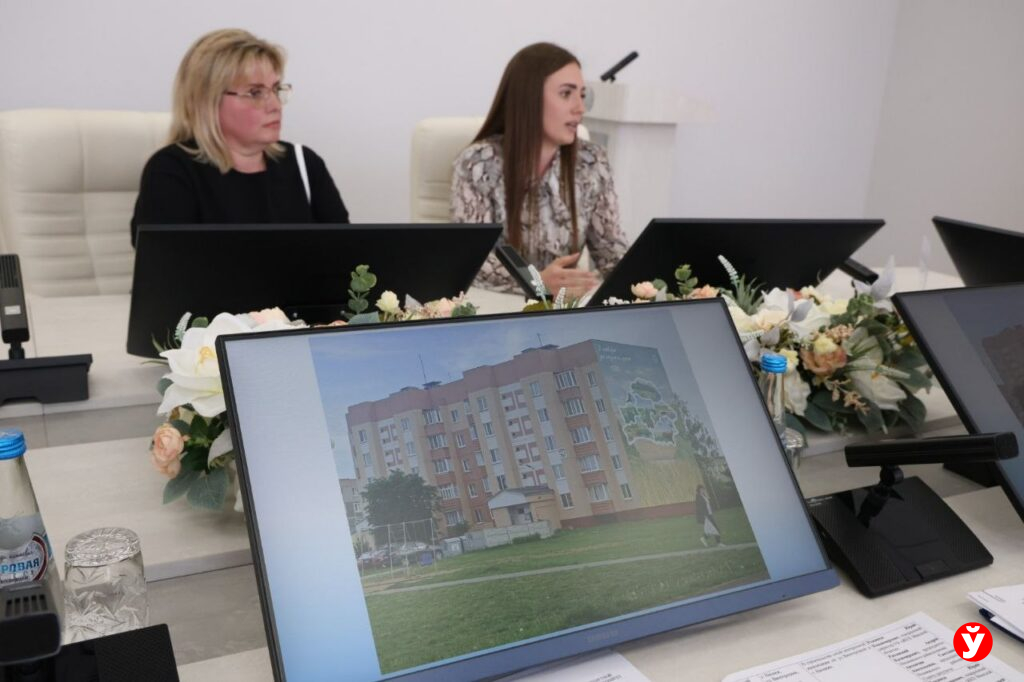 Жители несвижской многоэтажки задыхаются от запаха канализации