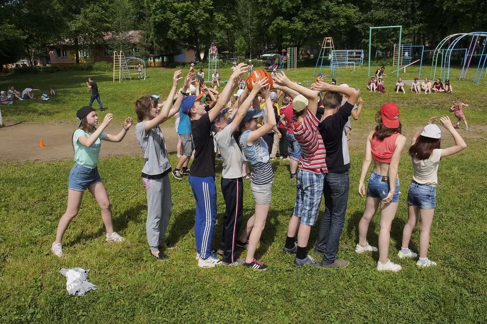 Родители в соцсетях паникуют из-за цен на оздоровление детей. Но так ли все страшно?