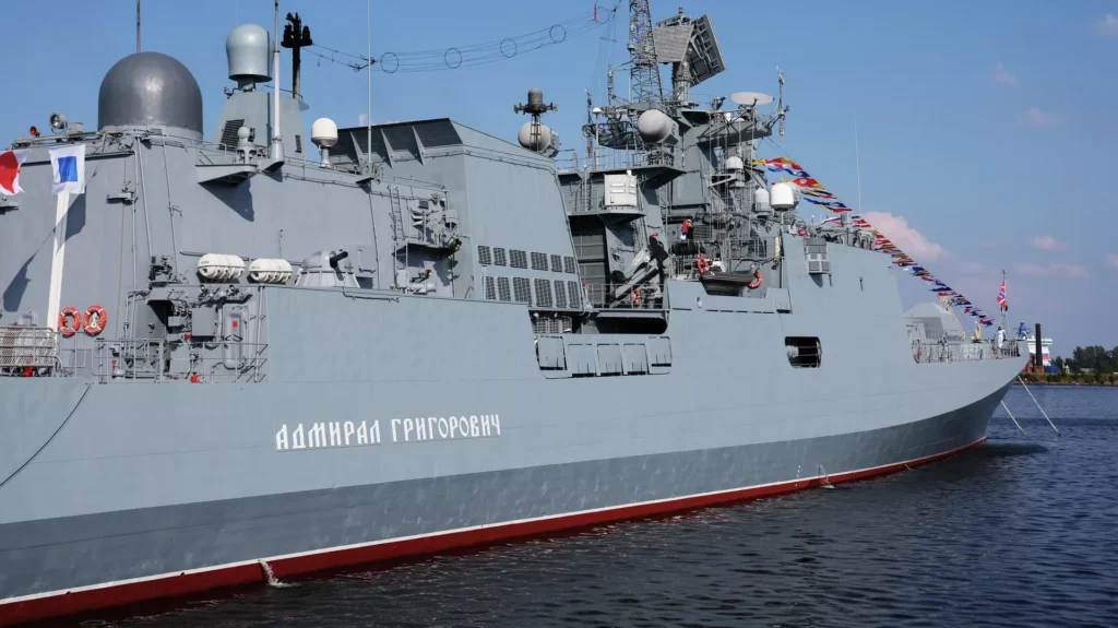 Что произошло между российским фрегатом и британской яхтой в Ла-Манше