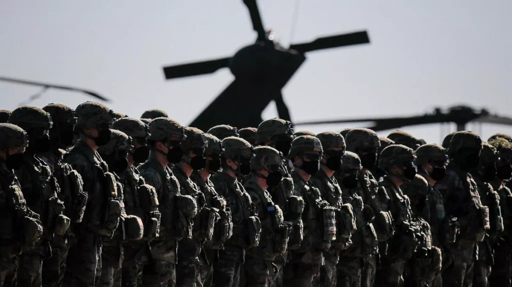 военные