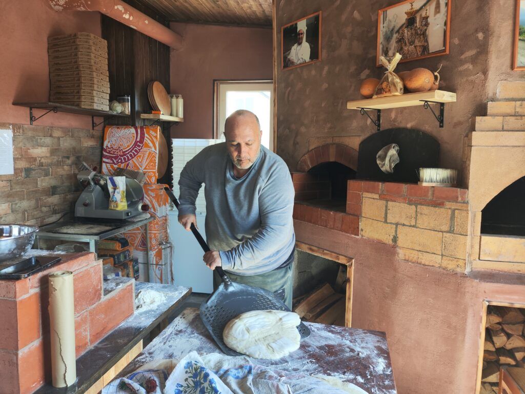 Итальянский шеф-повар закрывает пиццерию под Смолевичами – почему соседи этому рады