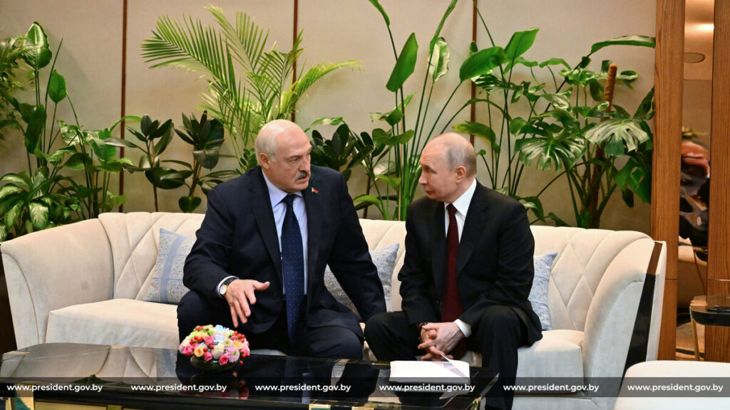Лукашенко анонсировал встречу с Путиным и длительную зарубежную командировку