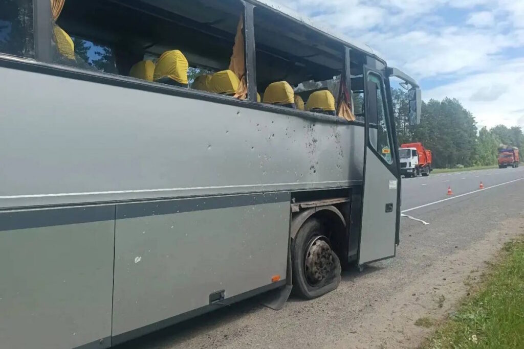 ВСУ атаковали в Брянской области автобус с детской футбольной командой из Беларуси