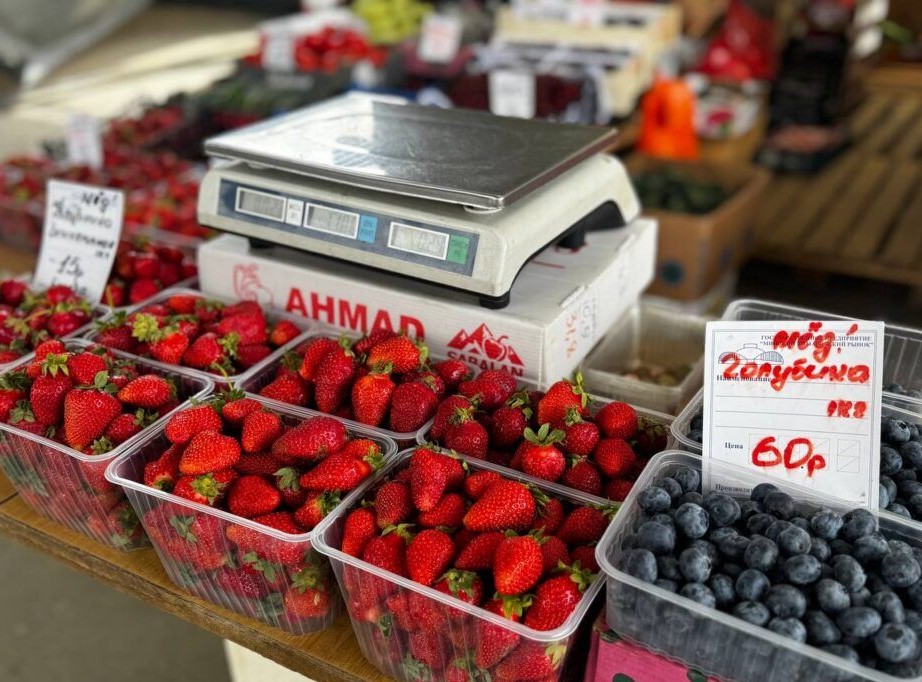 За чем едут покупатели на «Экспобел»: обзор цен на сезонные продукты