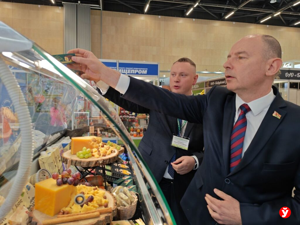 Шашлык с можжевельником и томлёная говядина: Кушнаренко оценил блюда Минщины на «Белагро»
