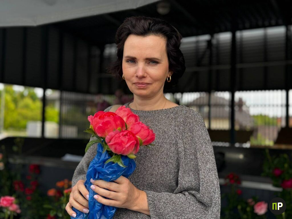 55 рублей за букет, который простоит неделю: на рынке в Валерьяново уже торгуют пионами