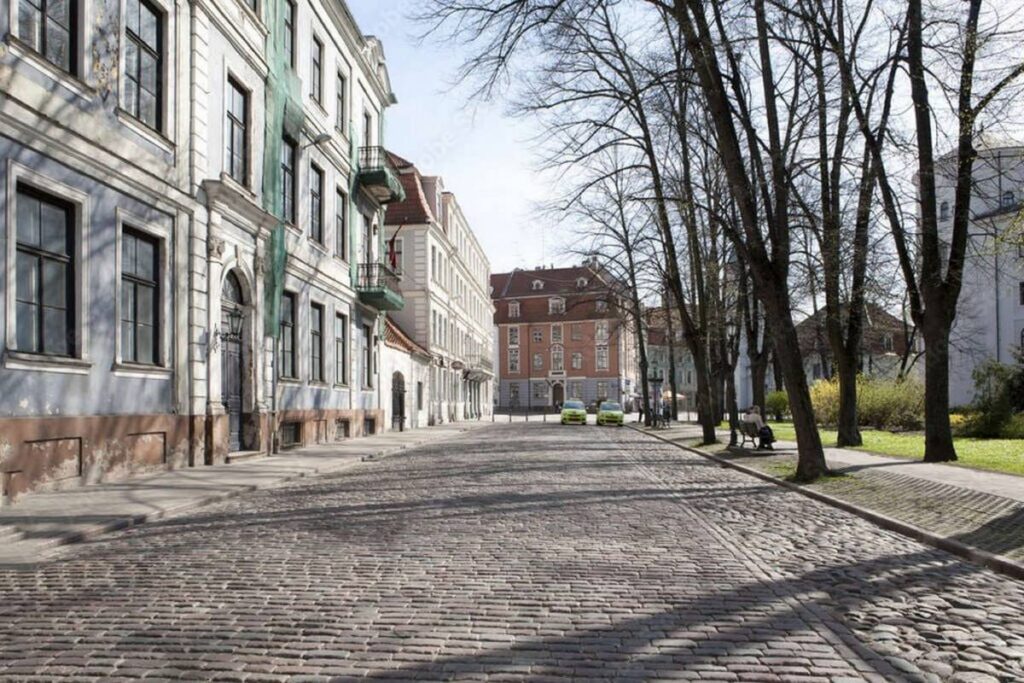 Чем может закончиться борьба с «нелатышским наследием»