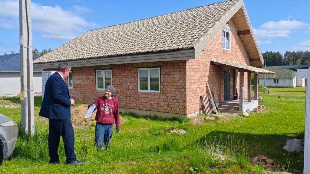 Долгострой на участке: как владельцам домов избежать проблем и сэкономить на коммуналке