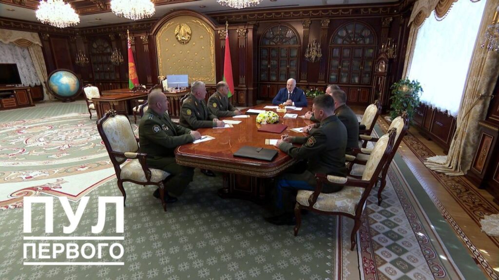 Лукашенко прокомментировал атаку дрона на автобус с белорусскими гражданами